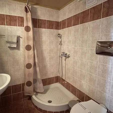 Atlanta Hotel 2*